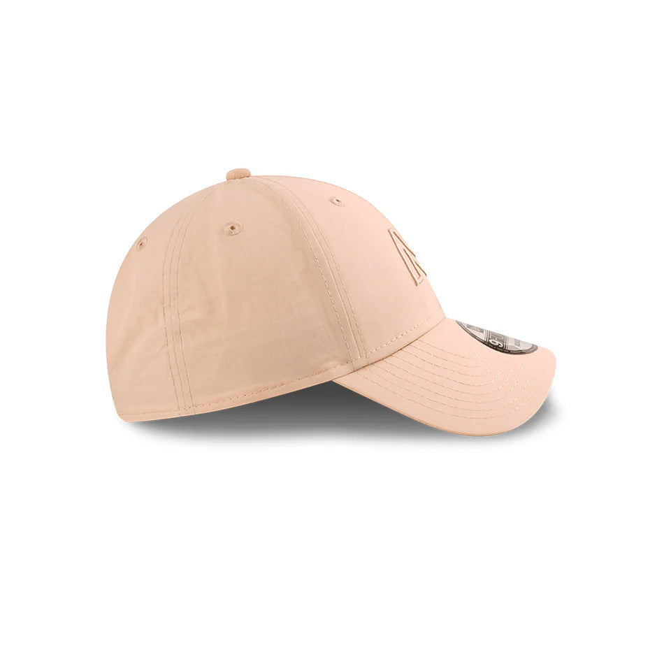 Australian Open Hat - 2025 Seasonal Performance Outline AO Oat Milk Beige Tennis 9Forty Strapback Cap - New Era